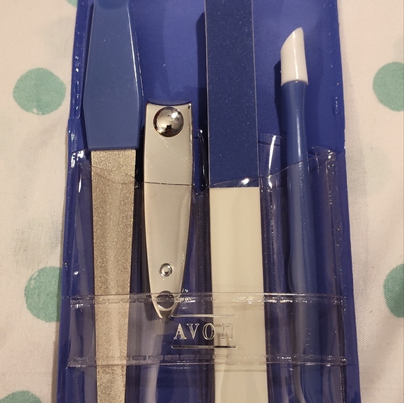 NEW! Vintage AVON Manicure Set - Picture 3 of 7